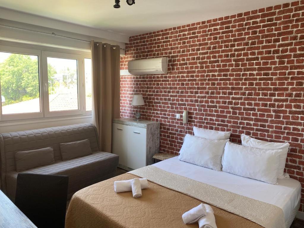 Resothel Le Gabian Hotel Сен-Лоран-дю-Вар Екстериор снимка