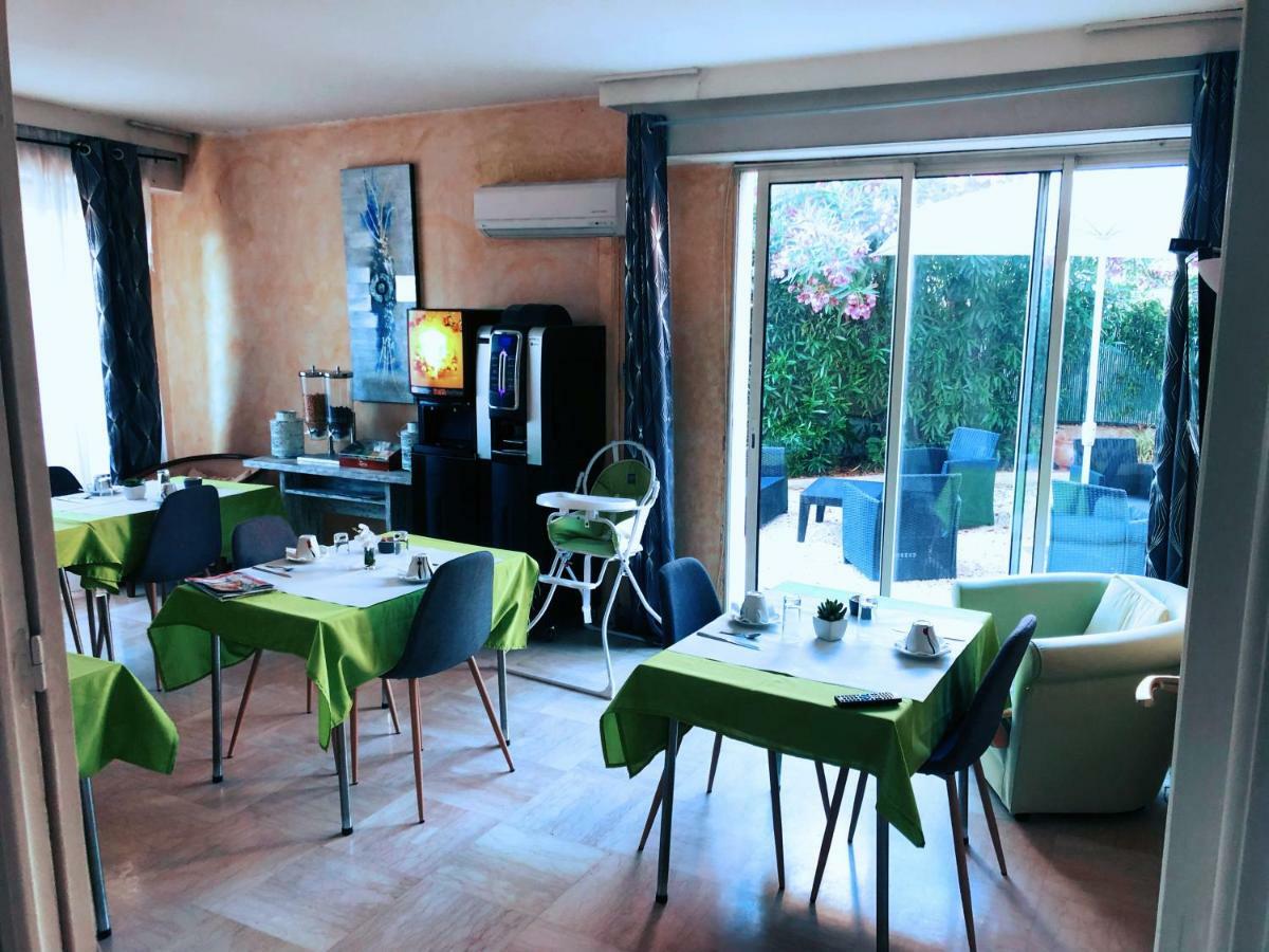 Resothel Le Gabian Hotel Сен-Лоран-дю-Вар Екстериор снимка